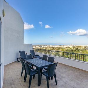 Beautiful Pent With Terrace & Spectacular Views By 360 Estates Lejlighed Luqa Exterior photo