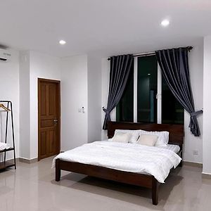 D32 Homestay Near Airport Behind Brown Coffee Airport Phnom Penh Exterior photo