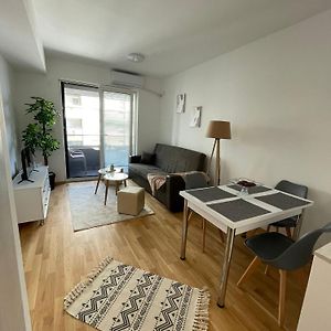 Cozy Studio With Free Garage Parking & Self Check-In Lejlighed Skopje Exterior photo
