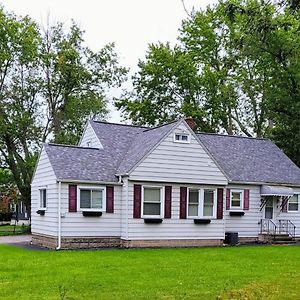 Brand New House With Private Bath In Each Room West Seneca Exterior photo