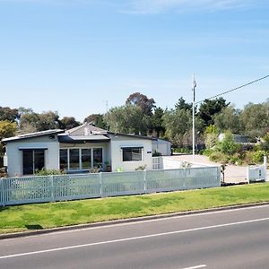 Coppards Rest Villa Geelong Room photo