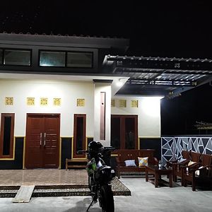 Griyo Sare Crepeng Pensionat Karangmojo Exterior photo