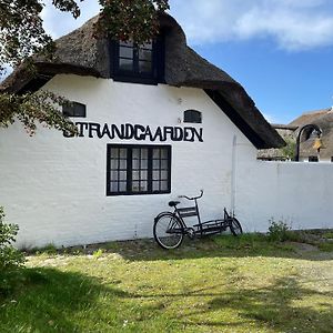 Hotel Strandgaarden Vesterø Havn Exterior photo