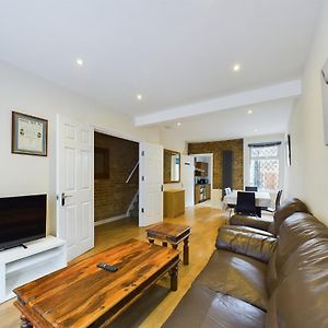 Cosy 4 Bedroom, 3 Bathroom Home - 5 Mins From East Croydon Station South Norwood Exterior photo