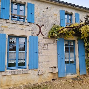 Maison De Charme Avec Wifi Au Coeur Du Marais Poitevin, Jardin Clos, Barque Et Velos, 4 Chambres - Fr-1-426-146 Benet Exterior photo