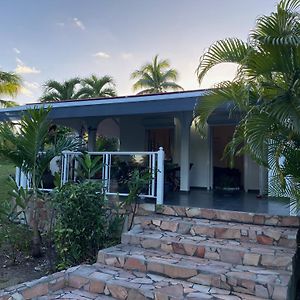 Chez Sir Geoffroy Maison D'Art Et Plage A Pied Villa Saint-Francois  Exterior photo