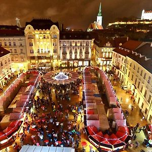 Cozy, Bright Room With Free Parking Bratislava Exterior photo