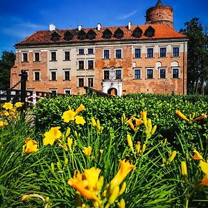 Zamek Uniejow Lejlighedshotel Exterior photo