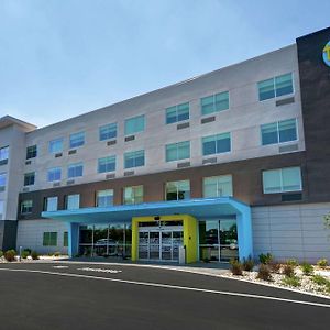 Tru By Hilton Denver, PA Hotel Exterior photo