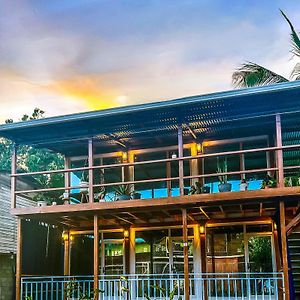 Suites Bocas Del Toro Carenero Exterior photo