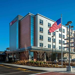 Hilton Garden Inn Foxborough Patriot Place Exterior photo