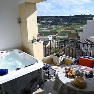 Ta'Lonza Luxury Near Goldenbay With Hot Tub App3 Lejlighed Mellieħa Exterior photo