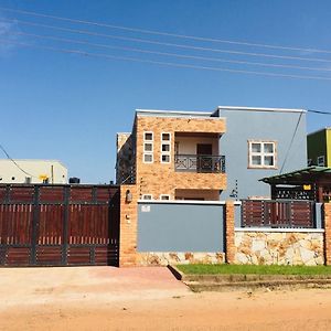 Chez Nous House Lejlighed Accra Exterior photo