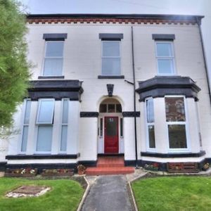 Crosby Lovely Refurbished Flat, Direct Garden Access; Wifi Lejlighed Exterior photo