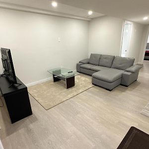 Open Modern Concept 2Br Basement Lejlighed YYC Exterior photo