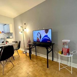 Affordable Cuttie 4 Persons 2 Beds In Downtown Lejlighed Montréal Exterior photo