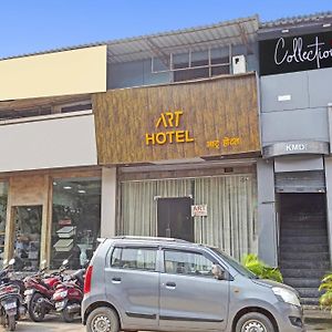 Capital O Hotel Art Inn Bombay Exterior photo