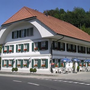 Gasthof Loewen Hotel Melchnau Exterior photo