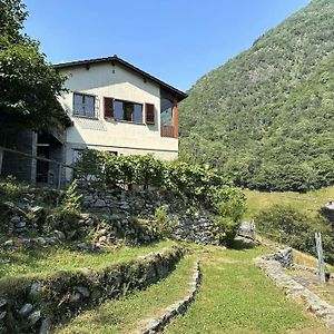 Cozy 3-Bedroom House In Picturesque Valley Lavertezzo Exterior photo