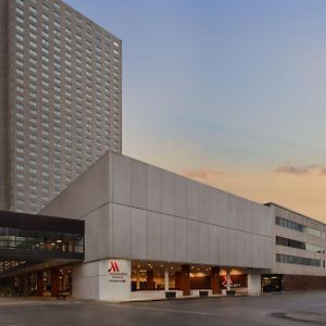 Des Moines Marriott Downtown Hotel Exterior photo