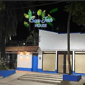 San Jose House Hotel Leticia Exterior photo