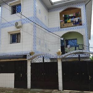 Charles House Lejlighed Douala Exterior photo