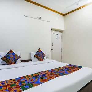 Fabexpress Grand Resort Agra  Room photo