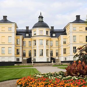 Finspang Slott Hotel Exterior photo