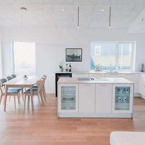 2 Bedroom For 4 Guests, Modern Family Home In Hoyvik Tórshavn Exterior photo