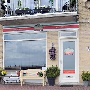 Zicht Op Zee Bed and Breakfast Urk Exterior photo