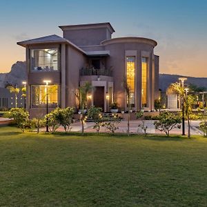 Elivaas Snehzy Luxurious 3Bhk Villa With A Pvt Pool In Jaipur Dhānd Exterior photo