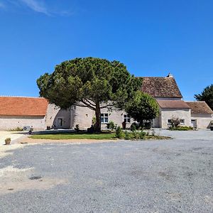 Gite Authentique En Berry - Etang De Peche, Confort Moderne, A 10 Min Du Spa - Fr-1-591-406 Villa Douadic Exterior photo