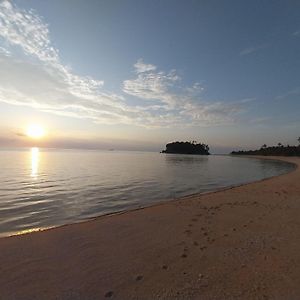 Olivers Binucot Beach House Hotel Romblon Exterior photo