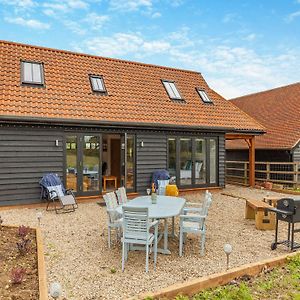 Gladwyns Farm Lodge Thaxted Exterior photo