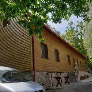 Penzion Pralinka Sro Jesenice U Rakovnika Hotel Tlestky Exterior photo