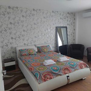 One-Bedroom Apartment With Balcony Cluj-Napoca Exterior photo