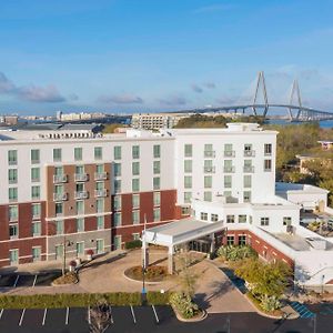 Hilton Garden Inn Charleston / Mt. Pleasant Exterior photo