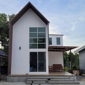 สวนชะลอม Hotel Nonthaburi Exterior photo