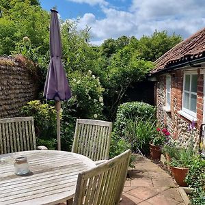 Honey Barrel Cottage Stiffkey Exterior photo