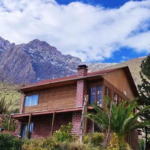 Hermosa Casa Familiar Para 8 Personas Con Tinaja-Cochiguaz Valle De Elqui Pensionat Paihuano Exterior photo