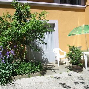 Appartement Cosy A Salins Les Bains 41 M² Parking Inclus Exterior photo