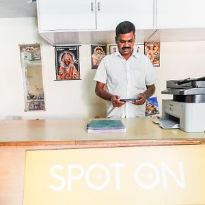 Oyo Sujith Lodge Annexe Jolarpet Exterior photo