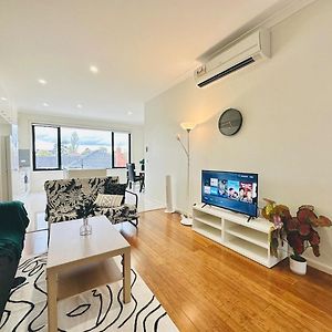 Mt Waverley Spacious 2Br2Ba Parking Wifi Balcony Lejlighed Mount Waverley Exterior photo