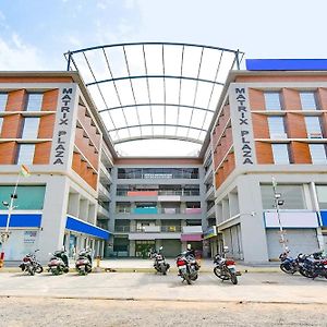 Hotel Matrix Inn Ahmedabad Exterior photo