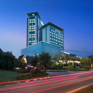 Wyndham Panbil Batam Hotel Exterior photo