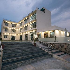 Serenity Hill Resort - A Boutique Resort In Udaipur Exterior photo