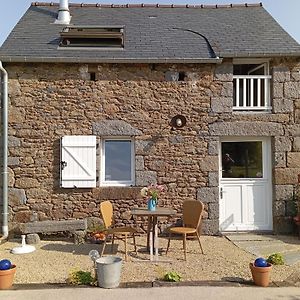 Ker Adsav Bed and Breakfast Saint-Pierre-de-Plesguen Exterior photo