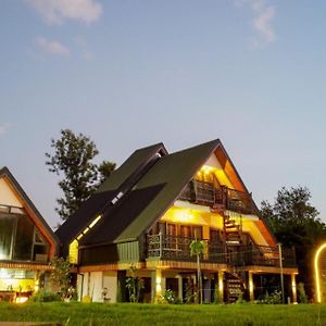 Fortunas Resort With Inside Parking Meru Exterior photo