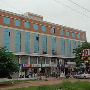 Hotel Moon View Vadodara Exterior photo