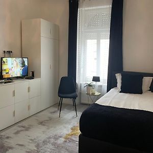 Executive Single Room With En-Suite In Guest House City Centre Luxembourg By Exterior photo